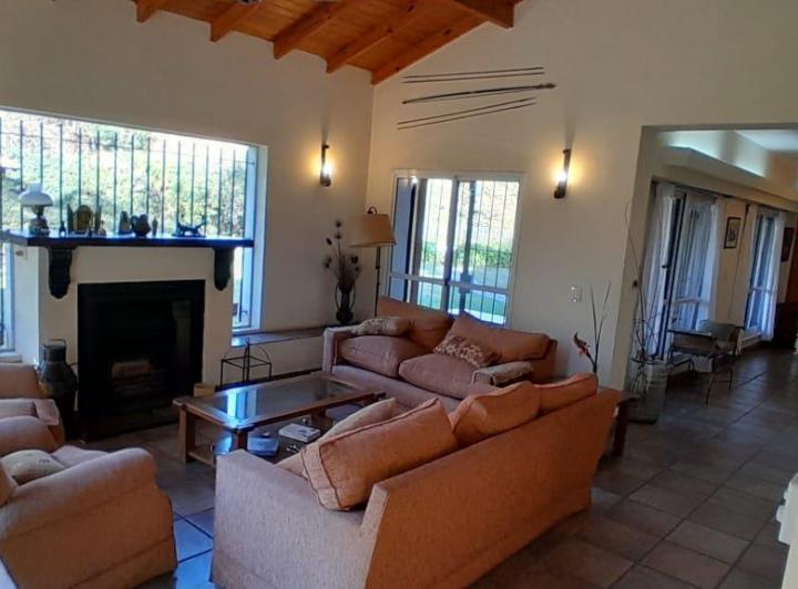Casa · 200m² · 7 Ambientes · 1 Cochera