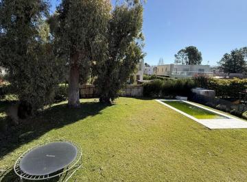 Casa · 180m² · 6 Ambientes · 2 Cocheras · Casa en Venta en Barrio Privado San Matias