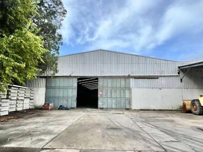 Depósito · 1700m² · 5 Cocheras