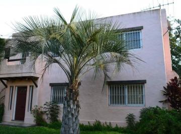 Casa · 113m² · 4 Ambientes · 2 Cocheras · Casa en Barrio Incahuasi Los Robles