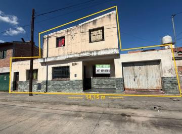 Casa · 100m² · 6 Ambientes · 3 Cocheras · Casa en Zona Centro