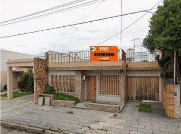 Casa de 6 ambientes, La Matanza · Vivienda Multifamiliar en Ramos Mejía - 2 Propiedades de 3 Ambientes