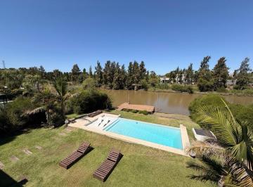 Casa · 486m² · 9 Ambientes · Casa Al Rio Barrio San Benito