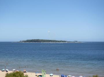 Foto1 · Vende Hermoso Penthouse en Playa Mansa con Azotea Propia en Punta del Este