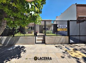 Casa · 60m² · 3 Ambientes · 2 Cocheras · Casa 3 Ambientes en Planta Baja