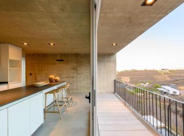 Casa · 270m² · 3 Ambientes · 2 Cocheras · Casa en La Deseada Country