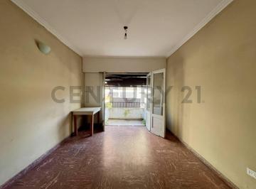 PH · 160m² · 8 Ambientes · Triplex con 2 Locales Independinetes en Venta en