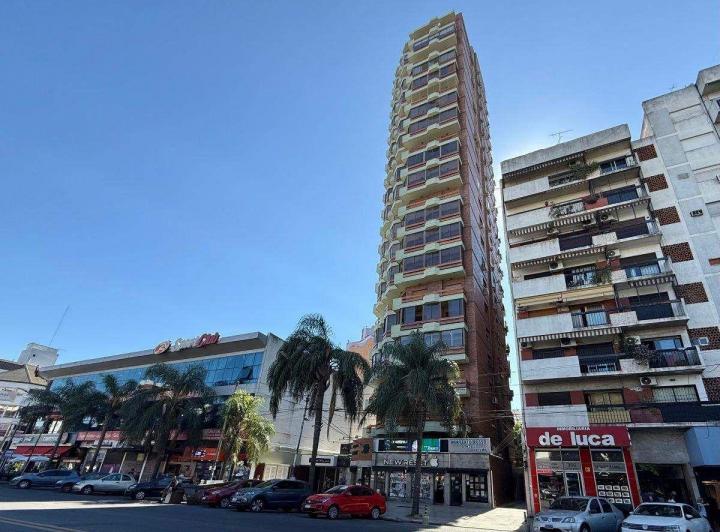 Departamento · 200m² · 6 Ambientes · 2 Cocheras