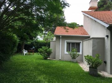 Casa · 350m² · 4 Ambientes · 1 Cochera · Casa - Abasto