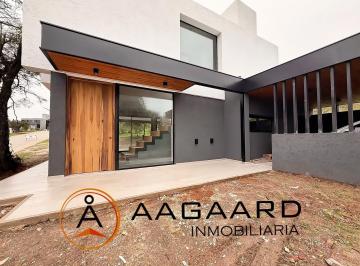 Casa · 200m² · 8 Ambientes · 2 Cocheras · Casa en Venta Maitenes de La Deseada 3 Dorm. Apto Crèdito