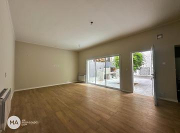 Casa · 145m² · 4 Ambientes · Casa de Pasillo Único 3 Dorm. - Pueyrredon 1500 - Ntra. Señora de Lourdes Rosario | Venta