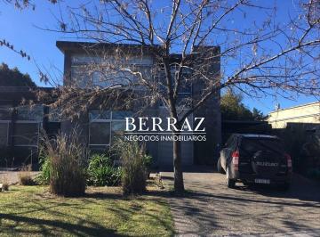 Casa · 291m² · 7 Ambientes · 1 Cochera · Casa Venta 4 Dorm. Barrio Santa María de Los Olivos Lote de 890 m² Pilar