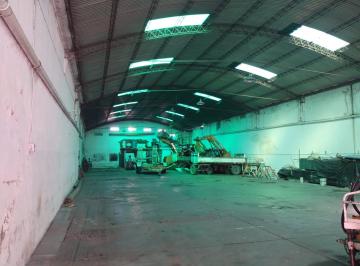Local comercial , Córdoba · Galpon Excelente Se Vende - 650 m Cub. - C/ingr. Camiones y Oficinas - a m de Castro Barros - Oport
