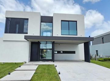 Casa · 200m² · 6 Ambientes · 2 Cocheras · Casa en Venta en Canning, Esteban Echeverría, G. B. a. Zona Sur