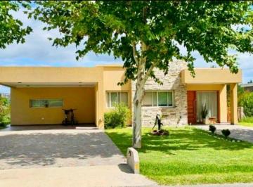 Casa de 4 ambientes, Brandsen · Casa 4 Amb con Piscina en Haras del Sur Ll