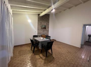 Casa · 90m² · 3 Ambientes · 1 Cochera · Alquiler en Ciudad Evita - Casa 3 Amb