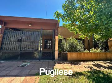 Casa · 200m² · 5 Ambientes · 1 Cochera · Casa en Moreno