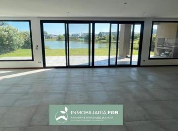 Casa · 190m² · 4 Ambientes · Casa a La Laguna en Venta en Barrio Norte | El Cantón, Escobar | Gran Espejo de Agua | Oportunidad!