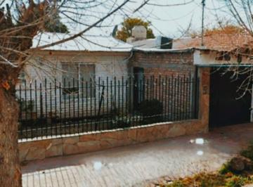 Casa · 131m² · 4 Ambientes · 1 Cochera · Casa en La Cieneguita Las Heras