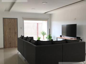 Casa · 175m² · 6 Ambientes · 1 Cochera · Casa Apto a Credito en Calle Brasilia Al 100