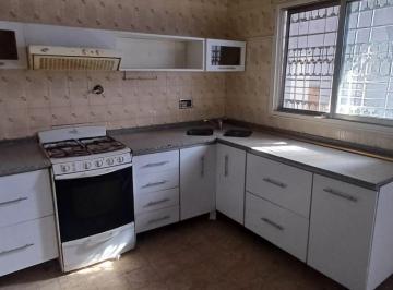 Casa · 90m² · 3 Ambientes · Venta - Casa PH Al Frente 3 Amb, Ramos Mejía - Apto Crédito