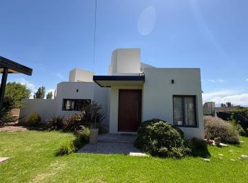 Casa de 4 ambientes, Mayor Drummond · Casa con Vista Al Cordón del Plata en Barrio Semiprivadoen Drummond Luján