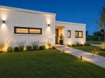 Casa · 150m² · 5 Ambientes · 2 Cocheras · Casa en Venta en Santa Elisa, Pilar del Este, Pilar