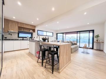 Casa · 175m² · 5 Ambientes · 2 Cocheras · Casa en Lujan de Cuyo
