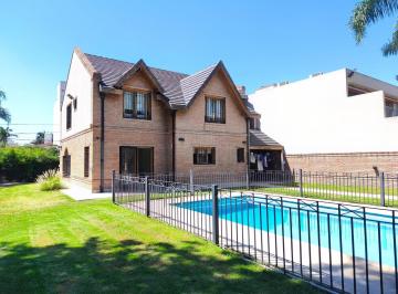 Casa · 970m² · 7 Ambientes · 4 Cocheras · Venta de Casa en Villa Bosch con Gran Parque, Piscina y Quincho