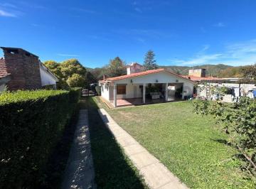 Casa · 120m² · 5 Ambientes · 2 Cocheras · Casa de 2 Dormitoris con Pileta en Carlos Paz