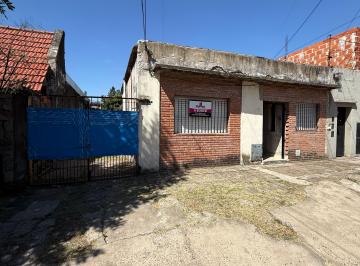 Casa de 4 ambientes, Lomas de Zamora · 2 Casas en Terreno de 300 m² Totales en Venta en Lomas de Zamora