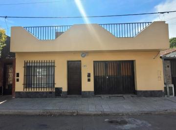 Casa · 118m² · 4 Ambientes · 1 Cochera · Venta/permuta Casa 3 Dorm.. Zona Sur, Rosario