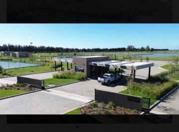 Terreno , Ezeiza · Ezeiza. Canning. Barrio Privado Las Victorias Km 9.5 Ruta 52 Lote 750 m² Fte. a Lago