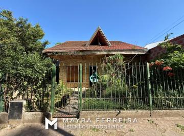 Casa · 90m² · 3 Ambientes · 4 Cocheras · Casa en Venta 4 Ambientes en Monte Grande.
