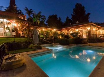 Casa · 900m² · 15 Ambientes · 4 Cocheras · Complejo Exclusivo con Costa Privada en Villa del Lago – 5000 m² – Villa Carlos Paz
