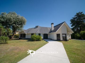 Casa · 1500m² · 3 Dormitorios · 1 Cochera · Casa en San Diego