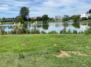 Terreno · 819m² · Terreno Al Lago en Venta El Cantón Norte - Escobar Negociable