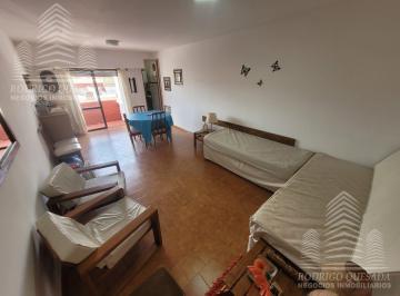 Departamento · 46m² · 2 Ambientes · 1 Cochera · Amplio, Departamento 2 Ambientes con Cochera Sobre Av Costanera!