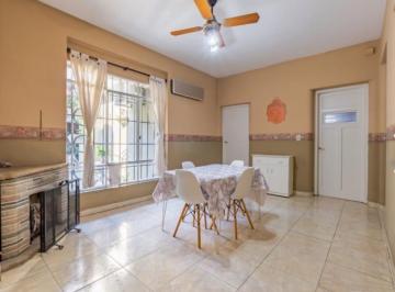 Casa · 145m² · 4 Ambientes · 1 Cochera · Venta - Casa de 3 Dorm.. Tiro Suizo, Rosario.
