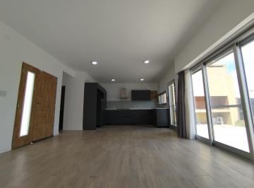 Casa · 56m² · 2 Ambientes · 2 Cocheras · Venta Casa un Dormitorio con Parque Eco Pueblo - Alvear