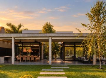 Casa de 5 ambientes, Las Cañas · Casa Aura - Diseño y Terminaciones Premium, 4 Dorm. 4 Baños y Piscina - La Barraca, Mendoza