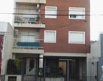 Departamento · 48m² · 3 Ambientes · 1 Cochera · Dpto 3 Ambientes con Cochera. Banfield Este