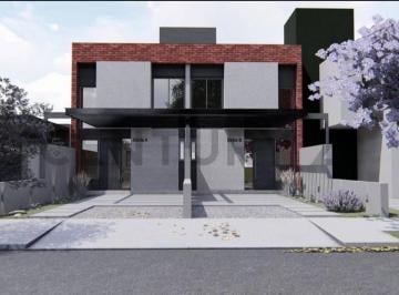 Casa · 110m² · 5 Ambientes · 2 Cocheras · Financio Duplex Docta