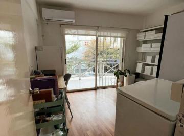 Oficina comercial · 26m² · 2 Ambientes · Impecable Oficina con Balcón, en Pleno Centro de San Isidro!