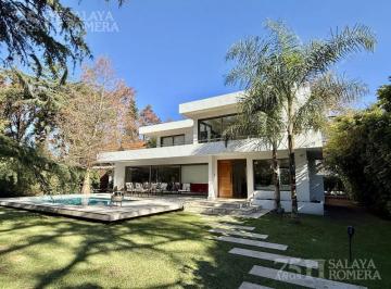 Casa · 252m² · 6 Ambientes · 6 Cocheras · Casa en Venta Country El Barranco en Pilar
