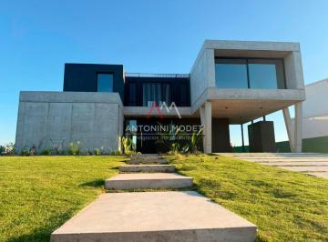 AMN-AMN-3905_2 · Casa en Venta en Pilara - La Calesa