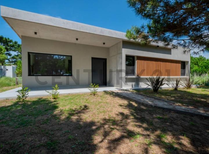 Casa · 210m² · 4 Ambientes