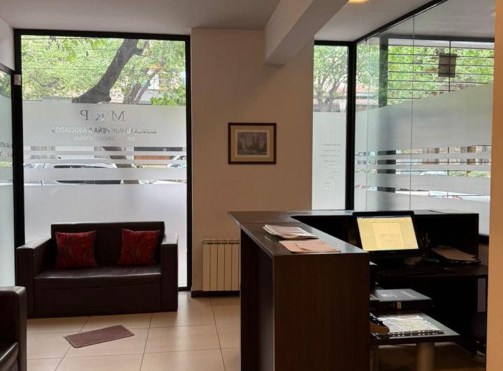Oficina comercial · 230m² · 2 Cocheras