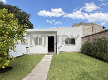 Casa · 120m² · 5 Ambientes · Venta de Casa 5 Ambientes con Parque, Constitución, Mar del Plata.