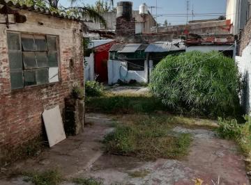 Terreno · 80m² · Terreno Lote con Casa de 3 Amb a Demoler Lanús E PH Interno